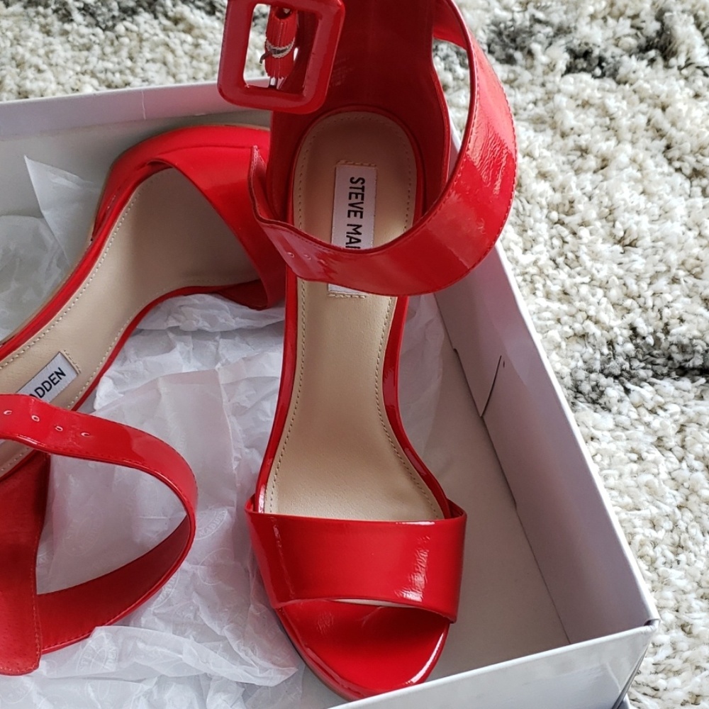 Heels - Picture 3 of 4